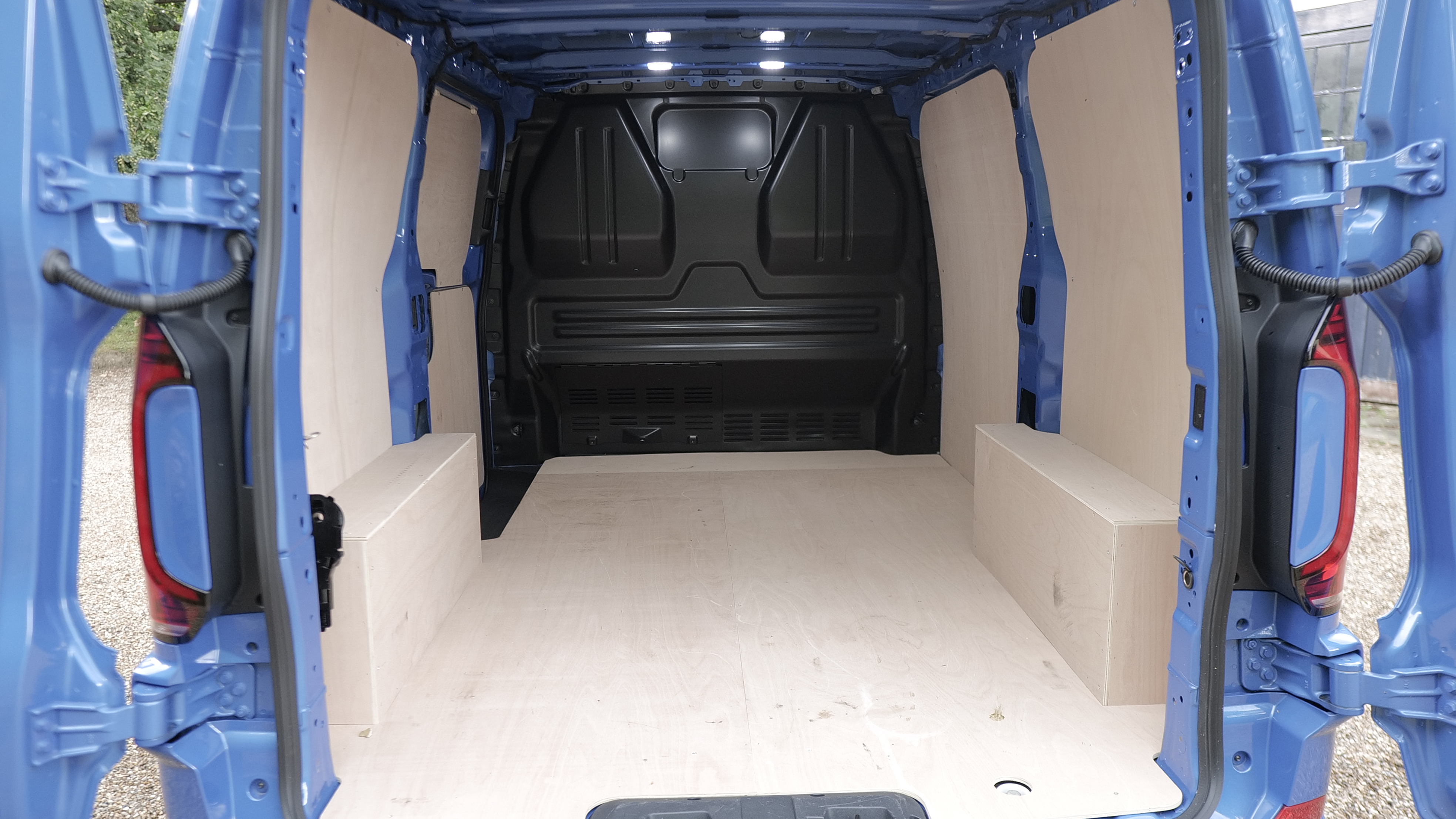 Volkswagen TRANSPORTER T32 SWB DIESEL 2.0 TDI 150 Commerce Plus Kombi Van Auto